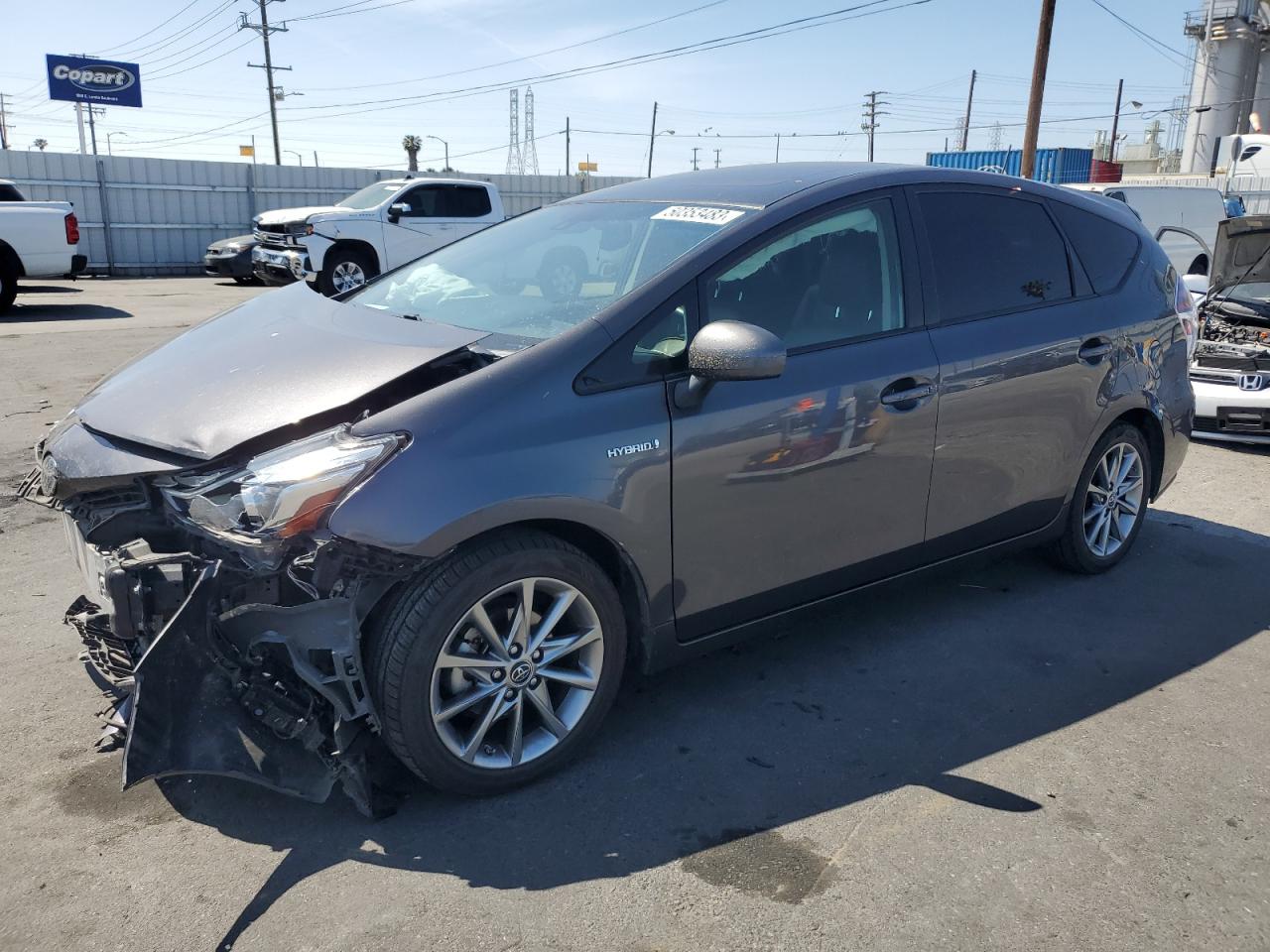 Toyota Prius v 2016