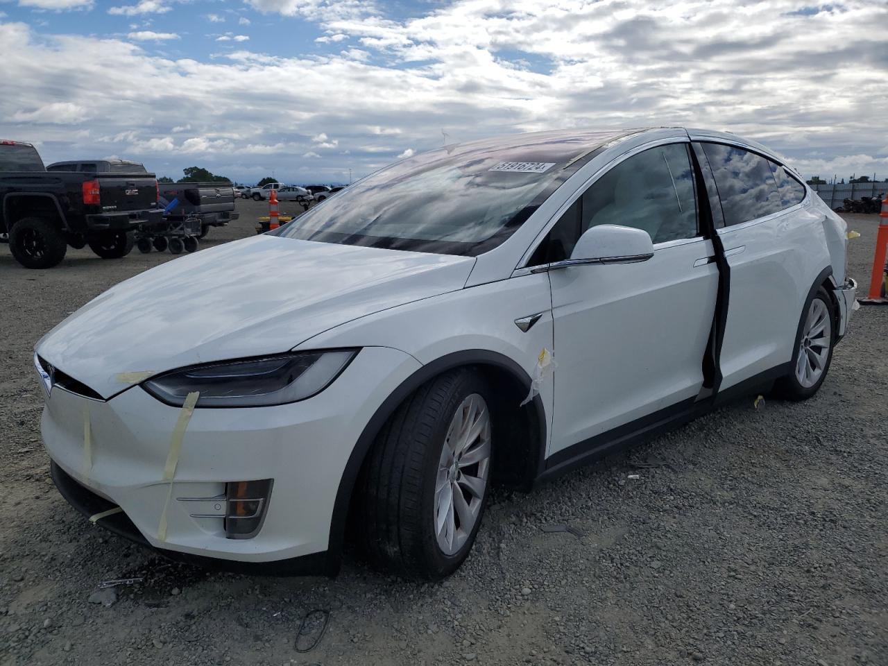 Tesla Model x 2021