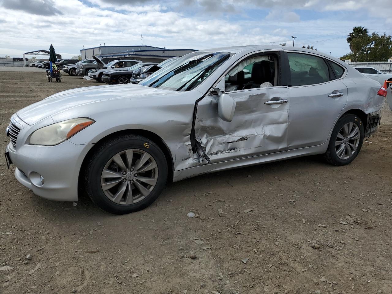 Infiniti M37 2013