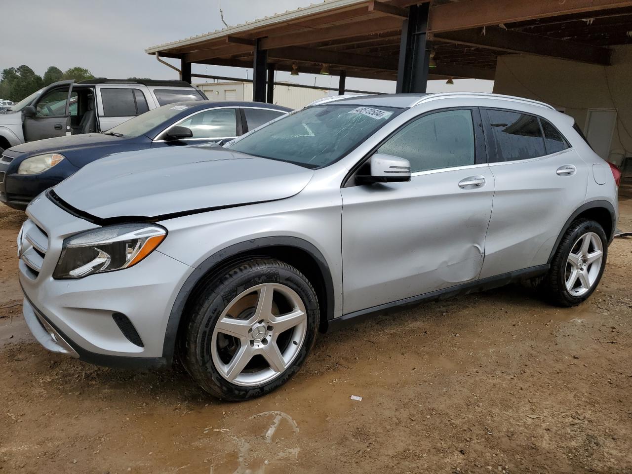 MERCEDES-BENZ GLA-CLASS 2015