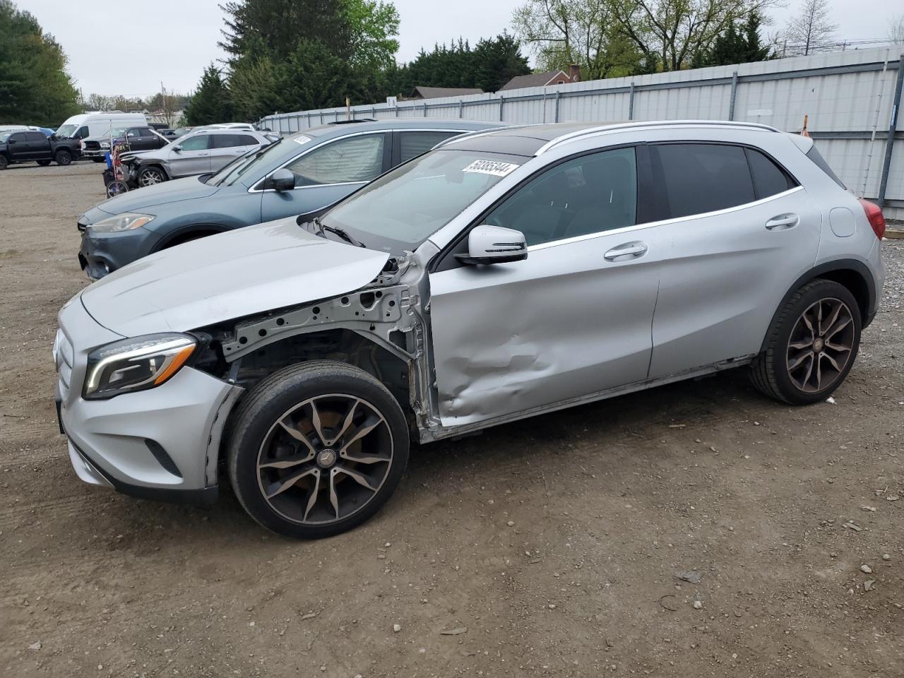 MERCEDES-BENZ GLA-CLASS 2015
