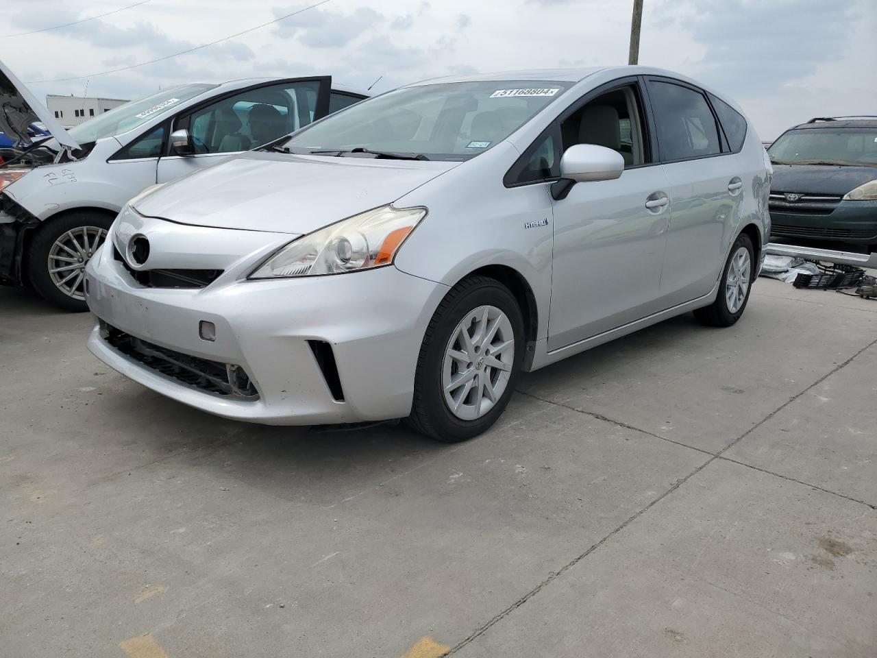 Toyota Prius v 2012
