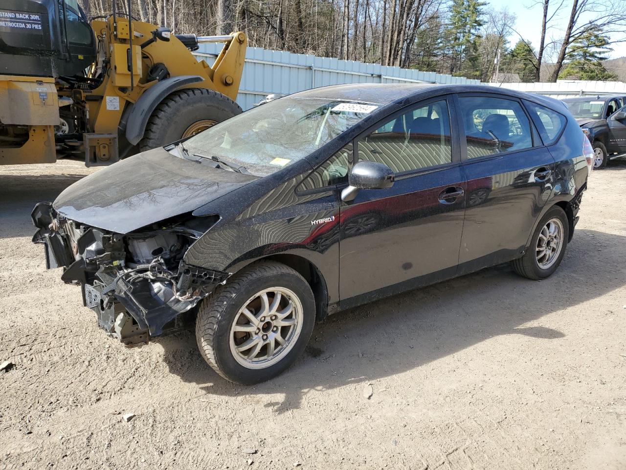 Toyota Prius v 2016