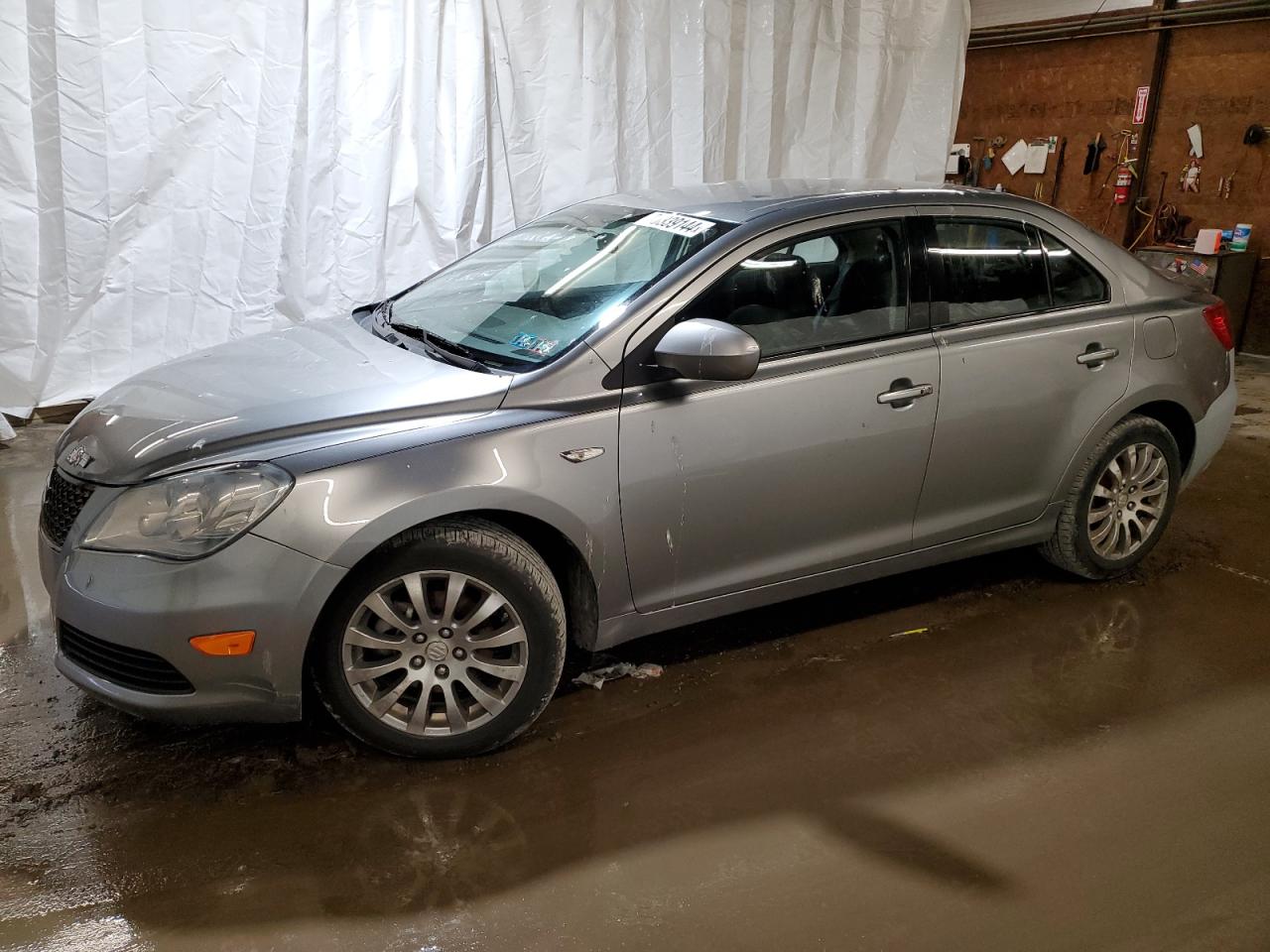 Suzuki Kizashi 2013