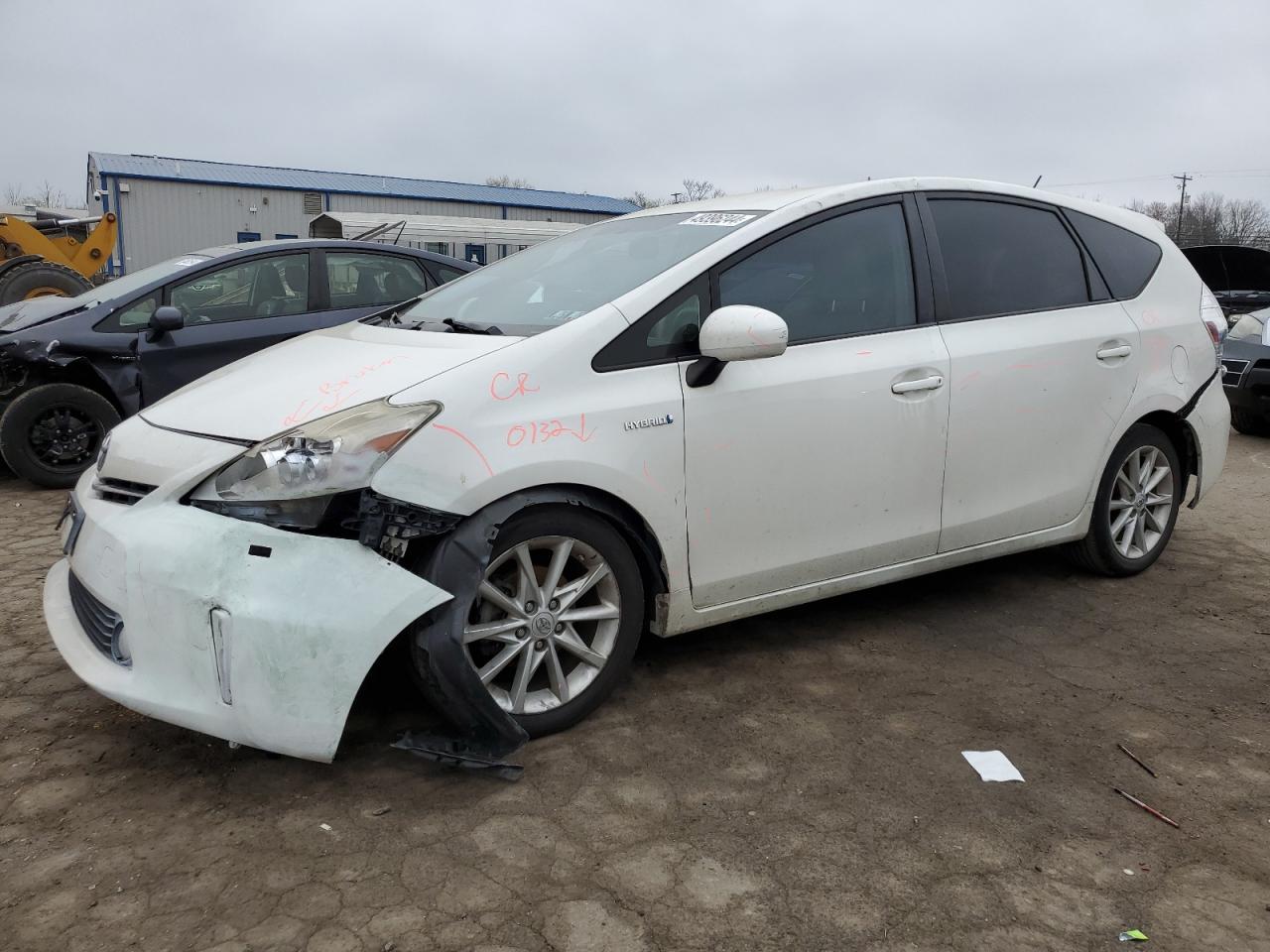 Toyota Prius v 2012