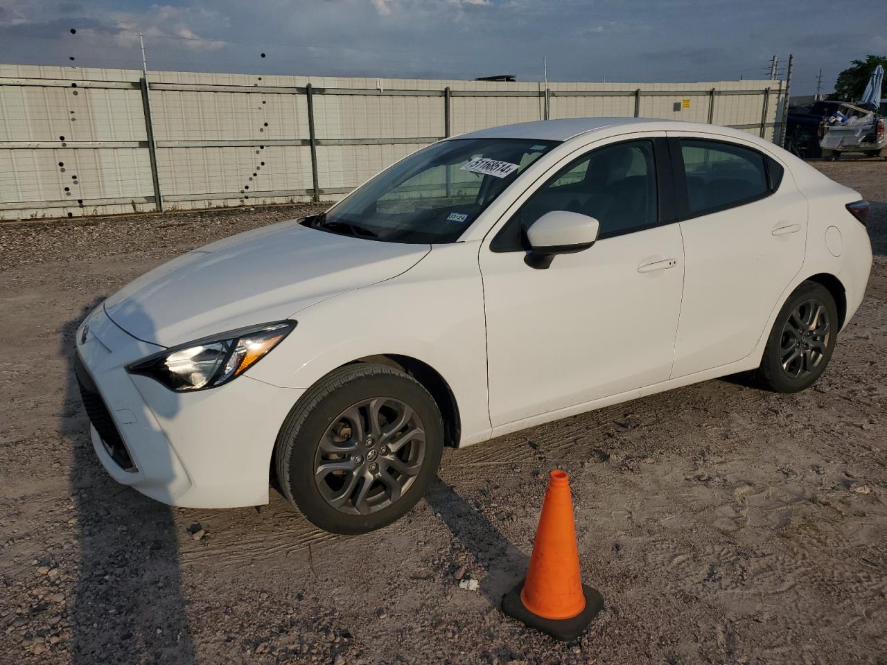 TOYOTA YARIS L 2019