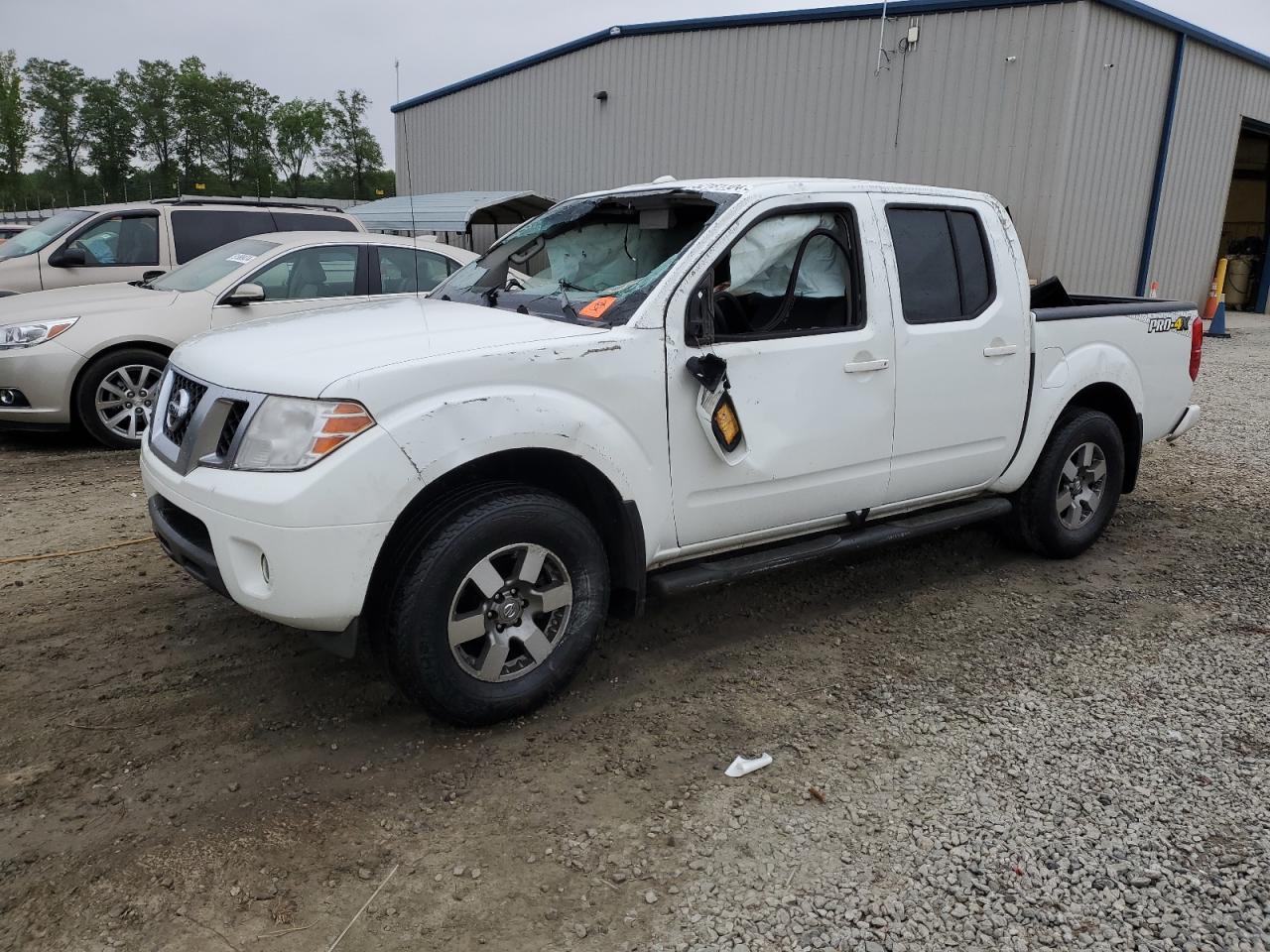 NISSAN FRONTIER 2013