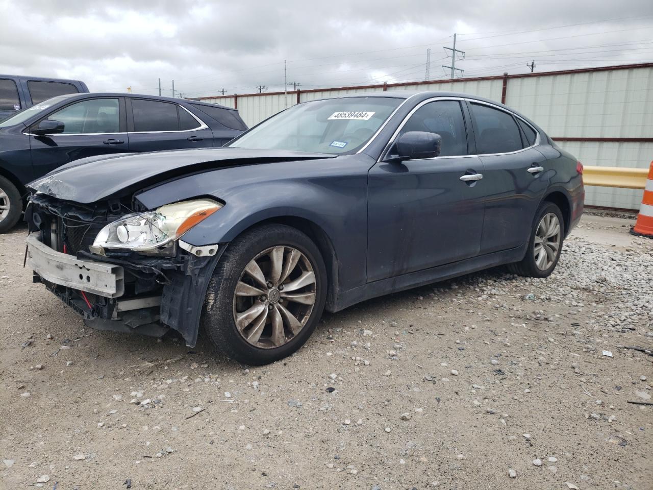 INFINITI M37 2011