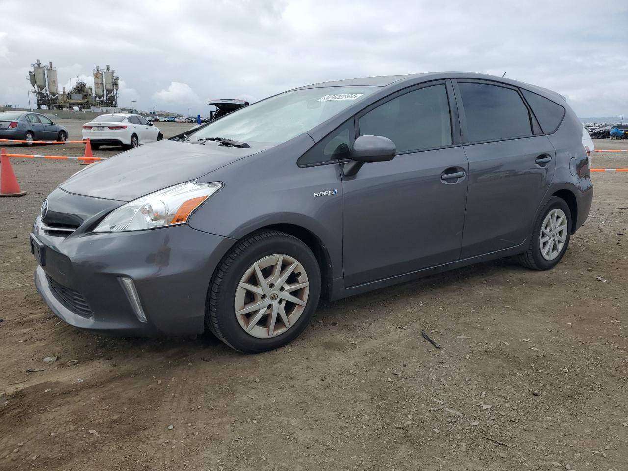 Toyota Prius v 2014