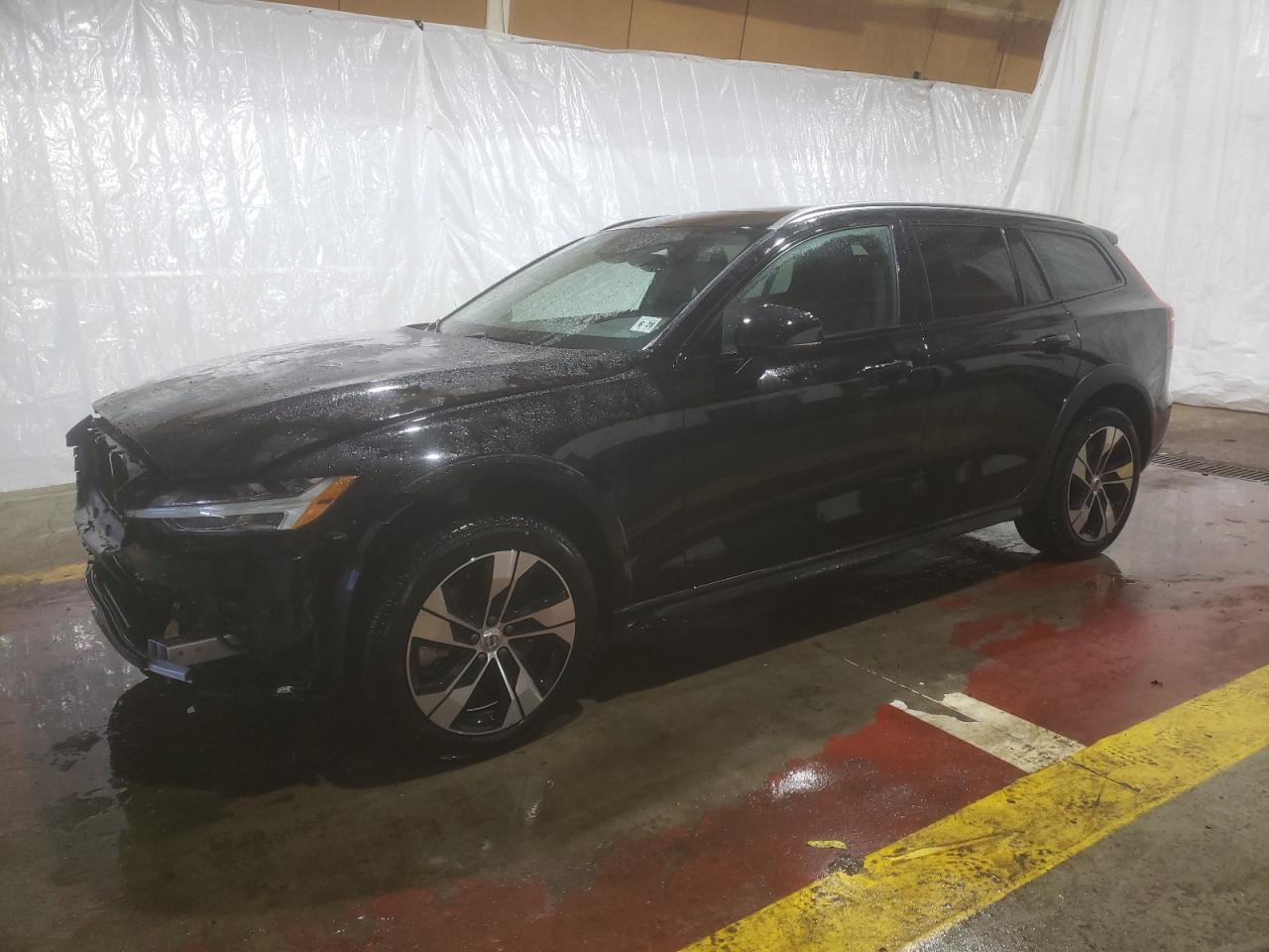 Volvo V60 cross country 2023