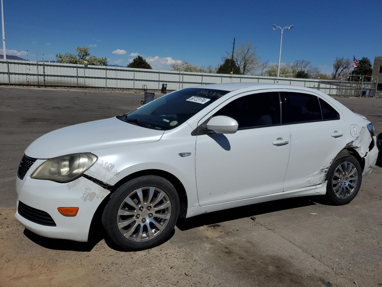 SUZUKI KIZASHI 2013