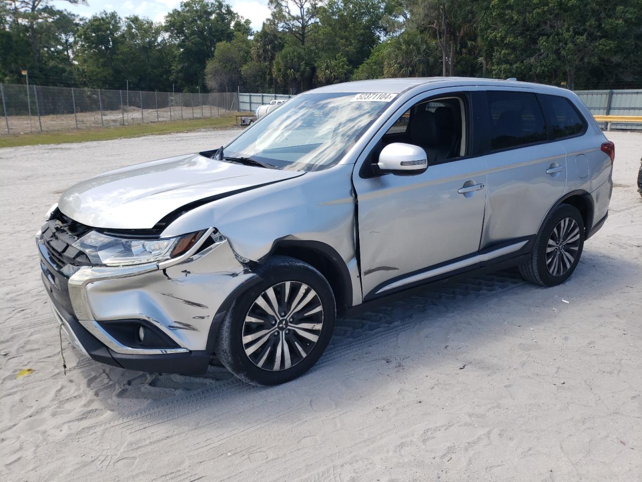 MITSUBISHI OUTLANDER 2020