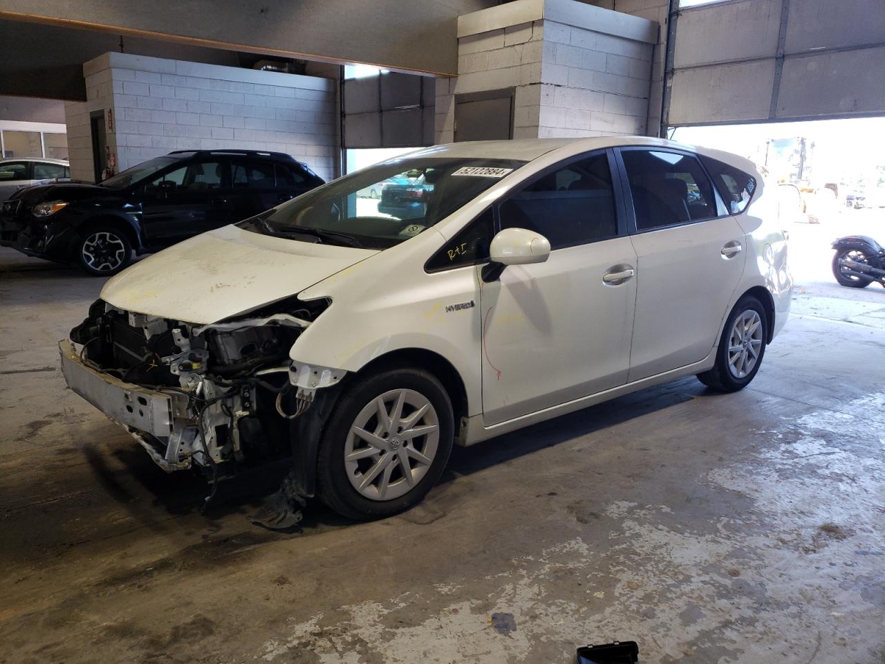Toyota Prius v 2012
