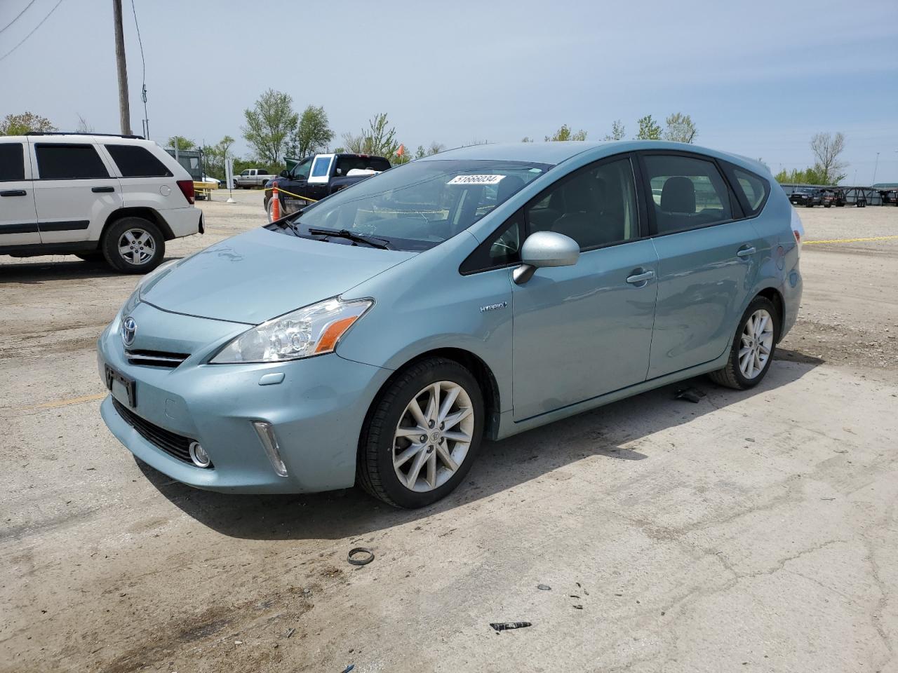 Toyota Prius v 2014