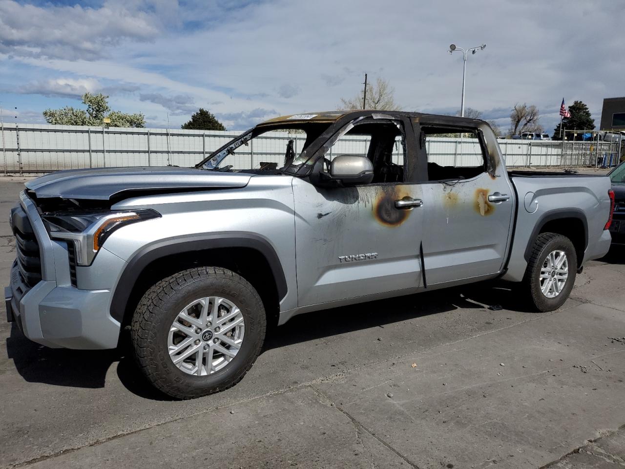 TOYOTA TUNDRA 2022