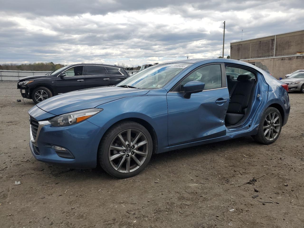 MAZDA 3 2018