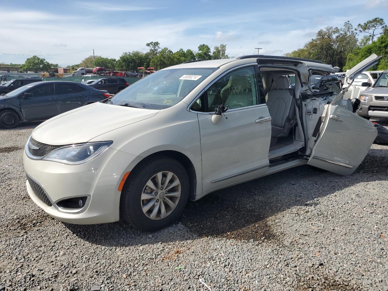 CHRYSLER PACIFICA 2017