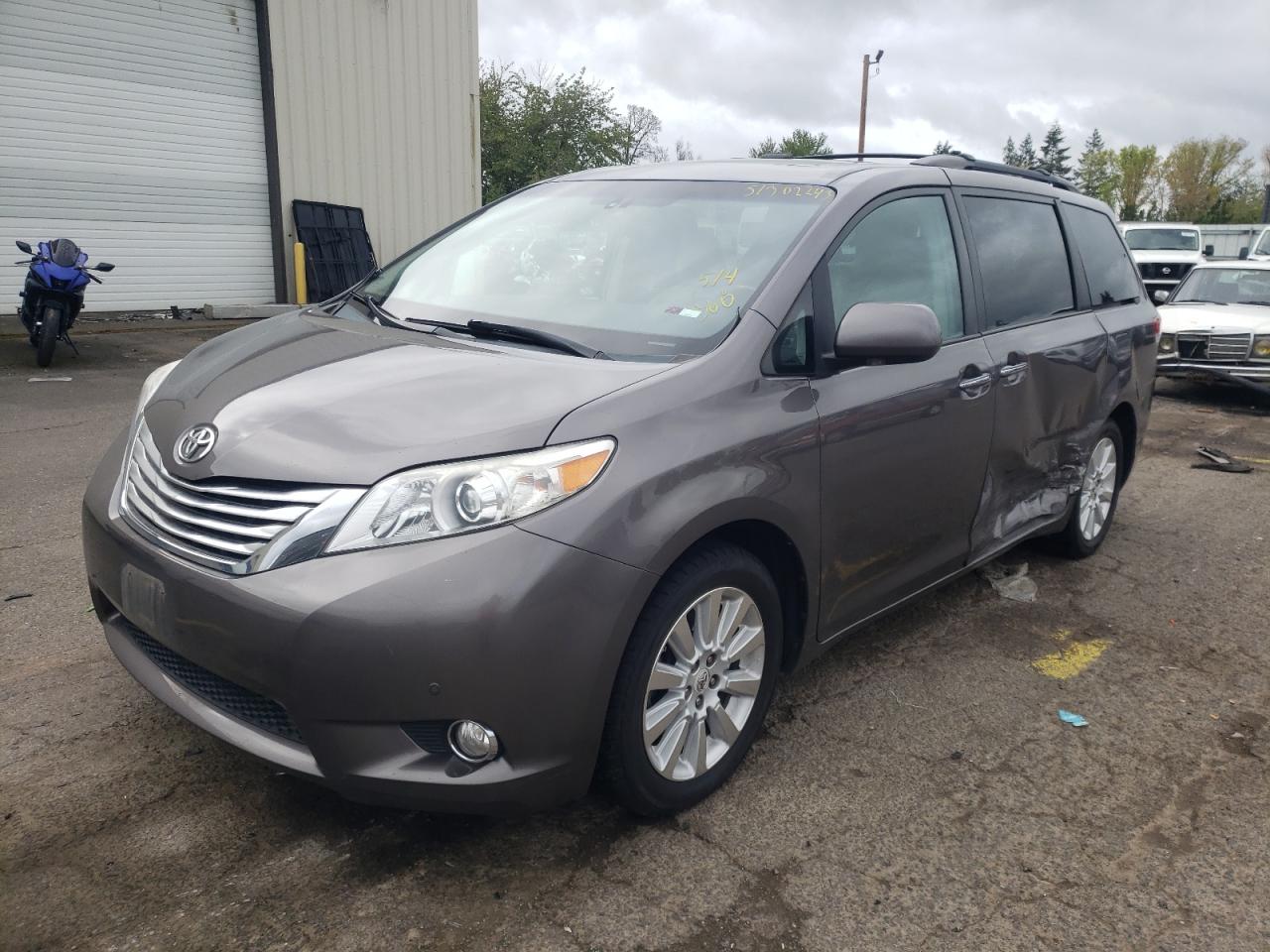 Toyota Sienna 2011
