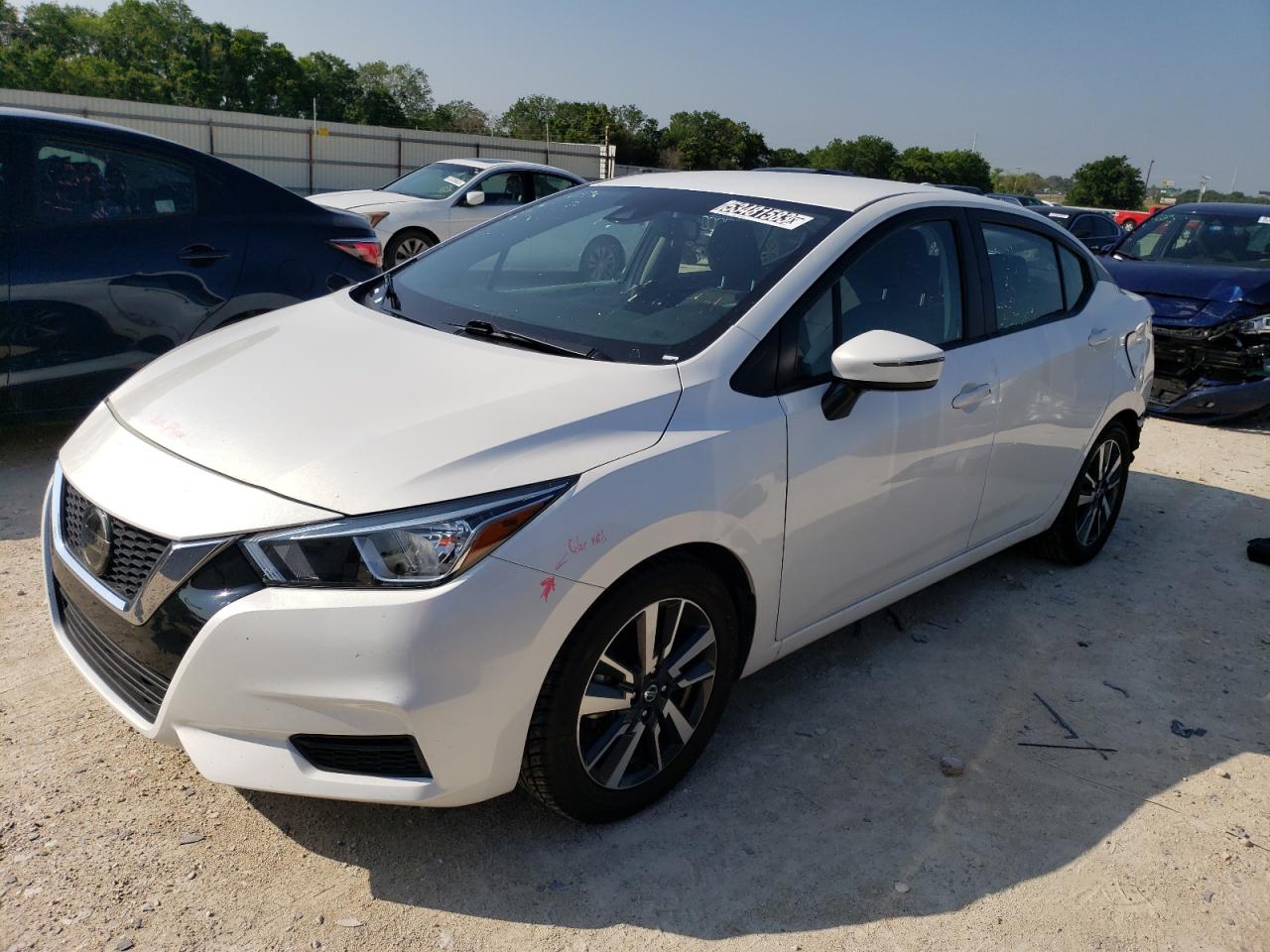 Nissan Versa 2021