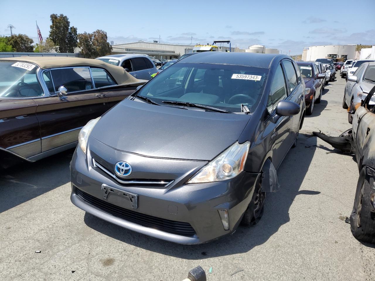 Toyota Prius v 2014