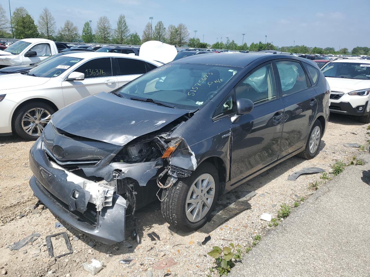 Toyota Prius v 2014