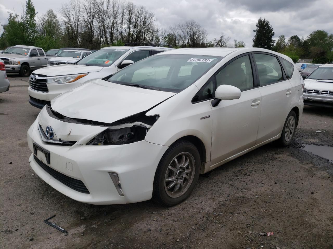 Toyota Prius v 2012