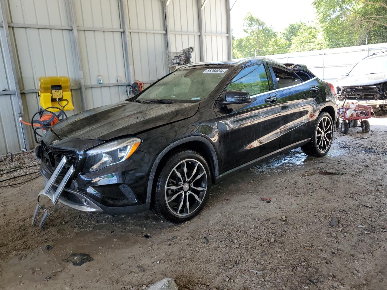 MERCEDES-BENZ GLA-CLASS 2016