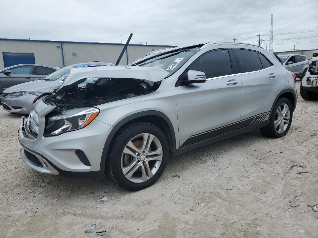 MERCEDES-BENZ GLA-CLASS 2016