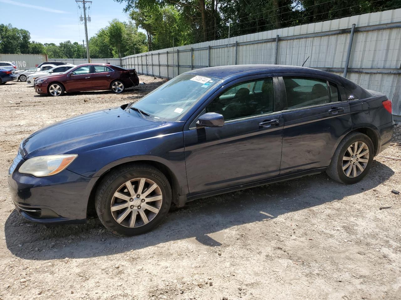 CHRYSLER 200 2013