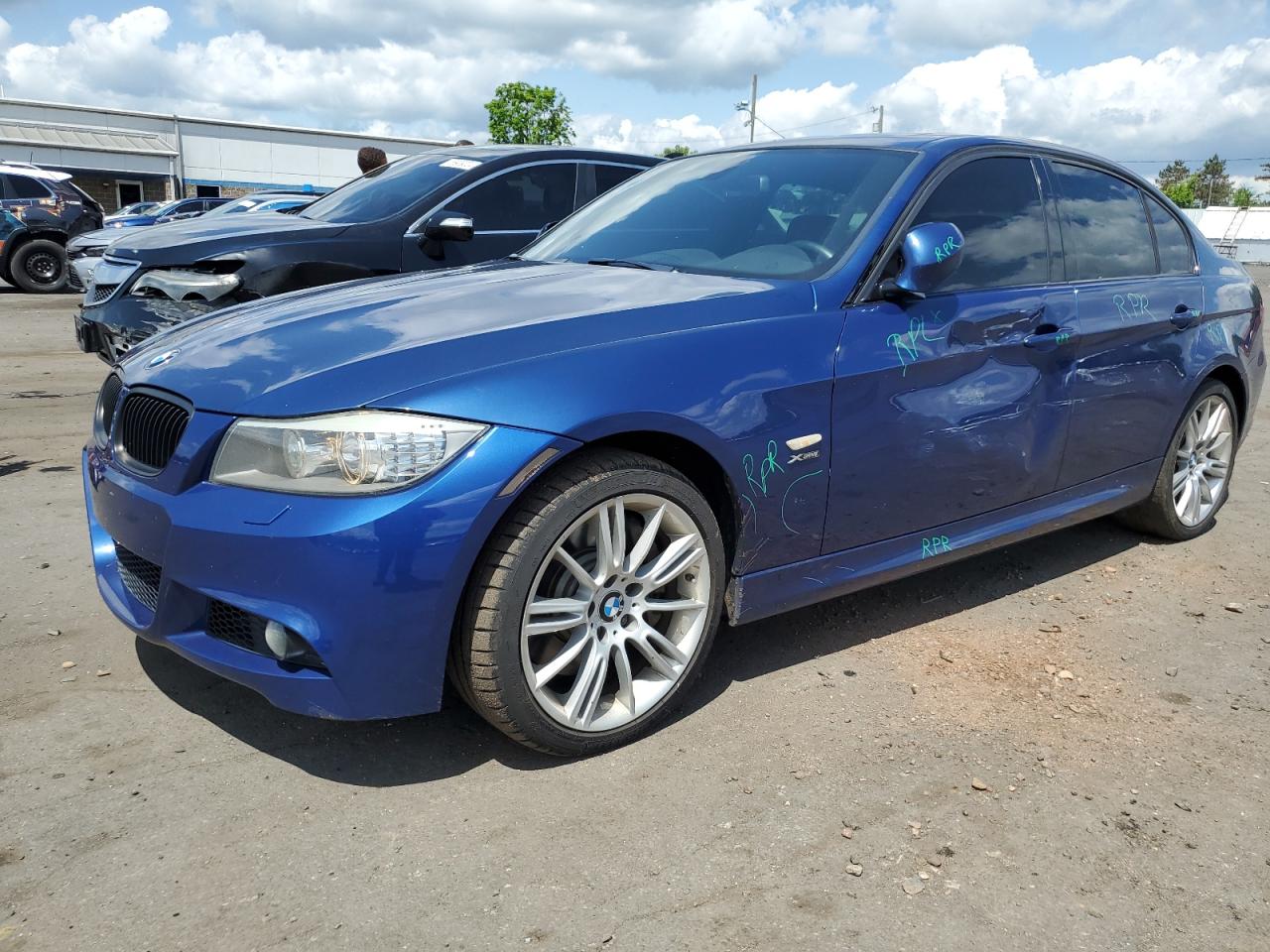 BMW 3 SERIES 2011