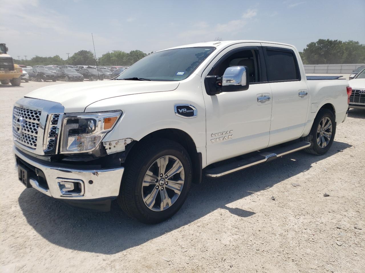NISSAN TITAN 2017