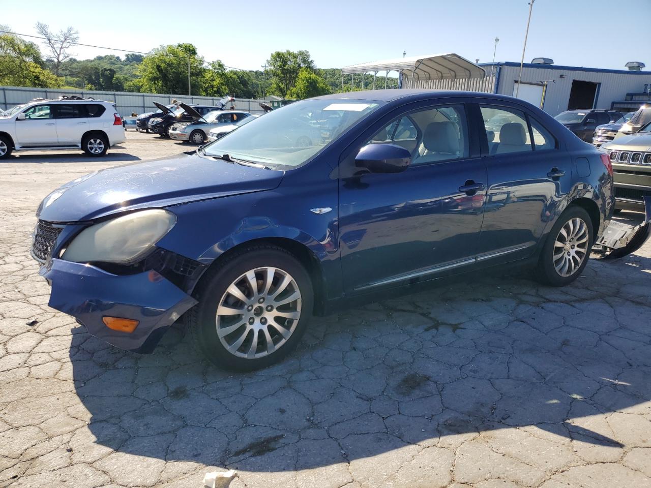 SUZUKI KIZASHI SE 2013