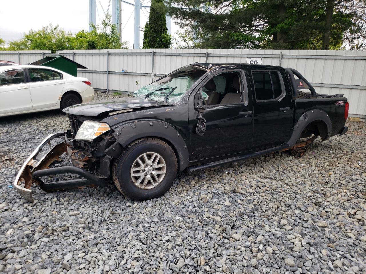 NISSAN FRONTIER 2017