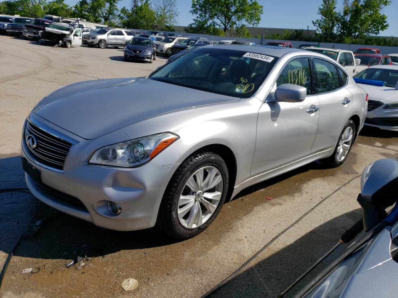 INFINITI M37 X 2011