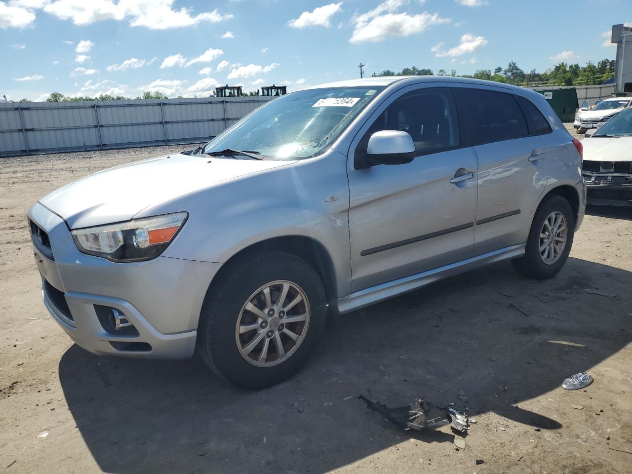 MITSUBISHI OUTLANDER 2011