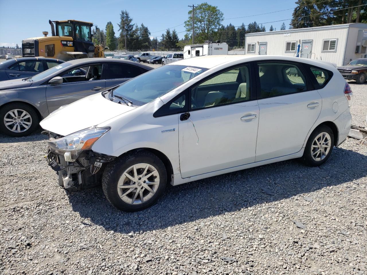 Toyota Prius v 2015