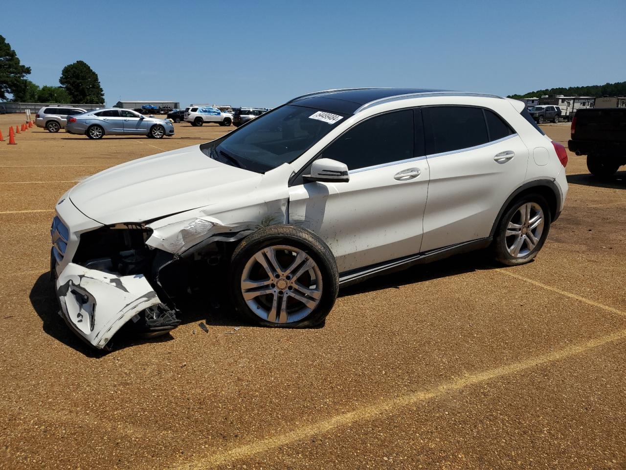 MERCEDES-BENZ GLA-CLASS 2016