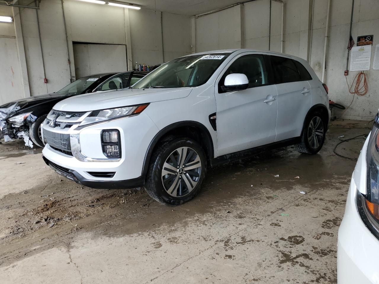 MITSUBISHI OUTLANDER 2023