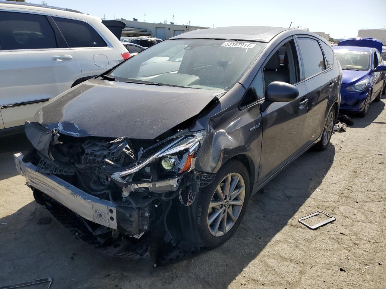 Toyota Prius v 2015
