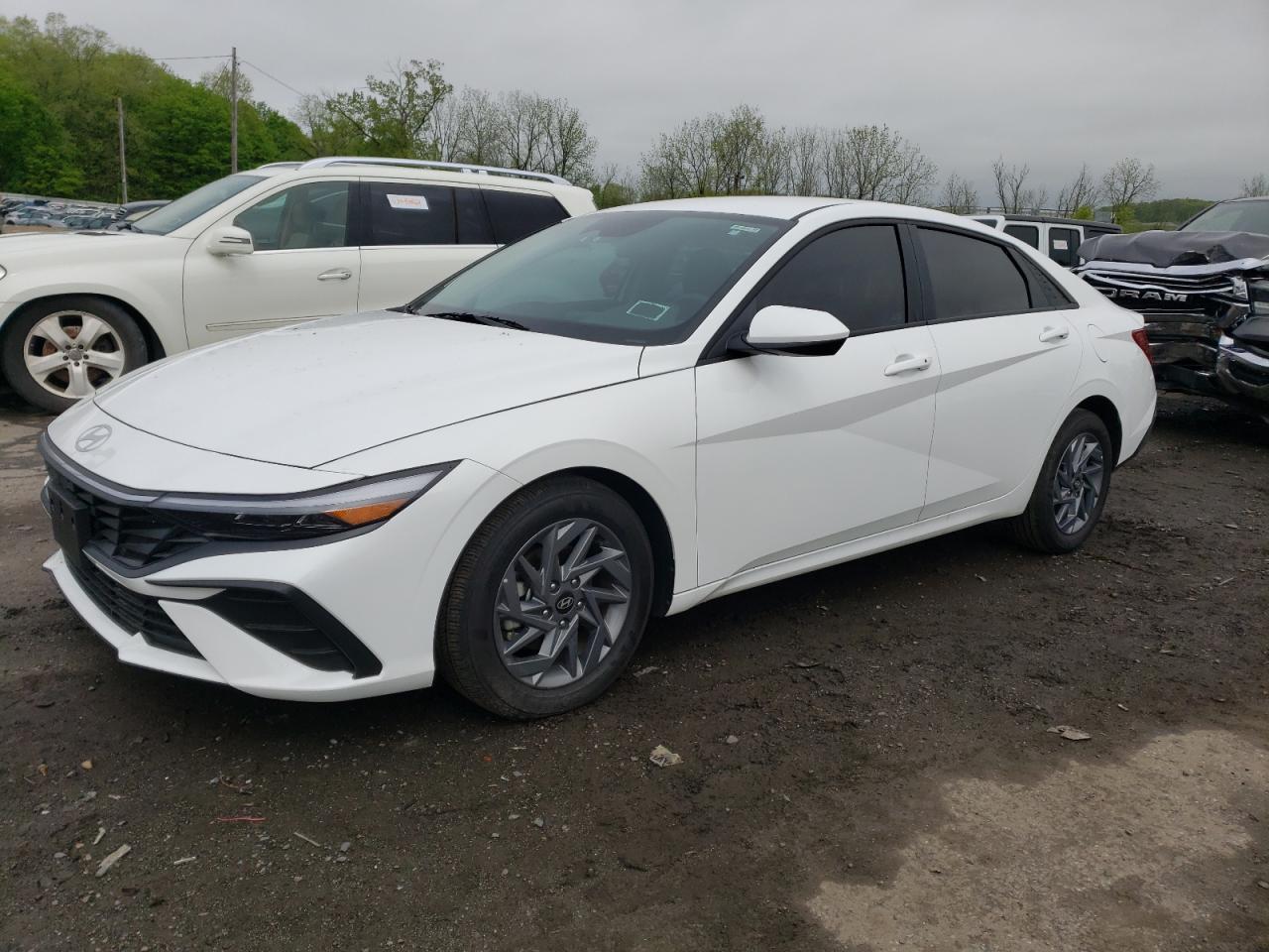 Hyundai Elantra 2024