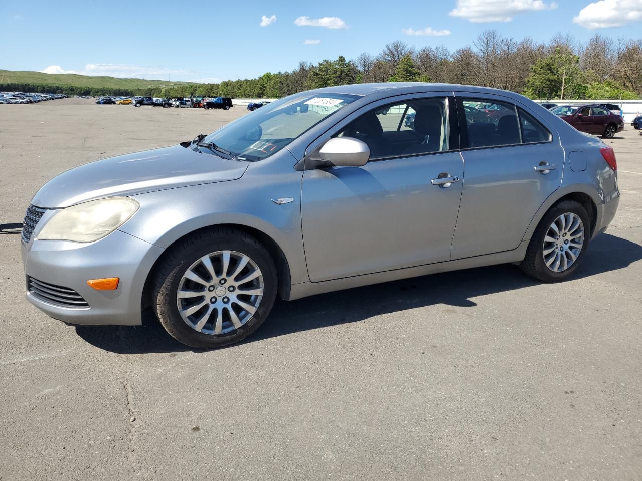 SUZUKI KIZASHI SE 2013