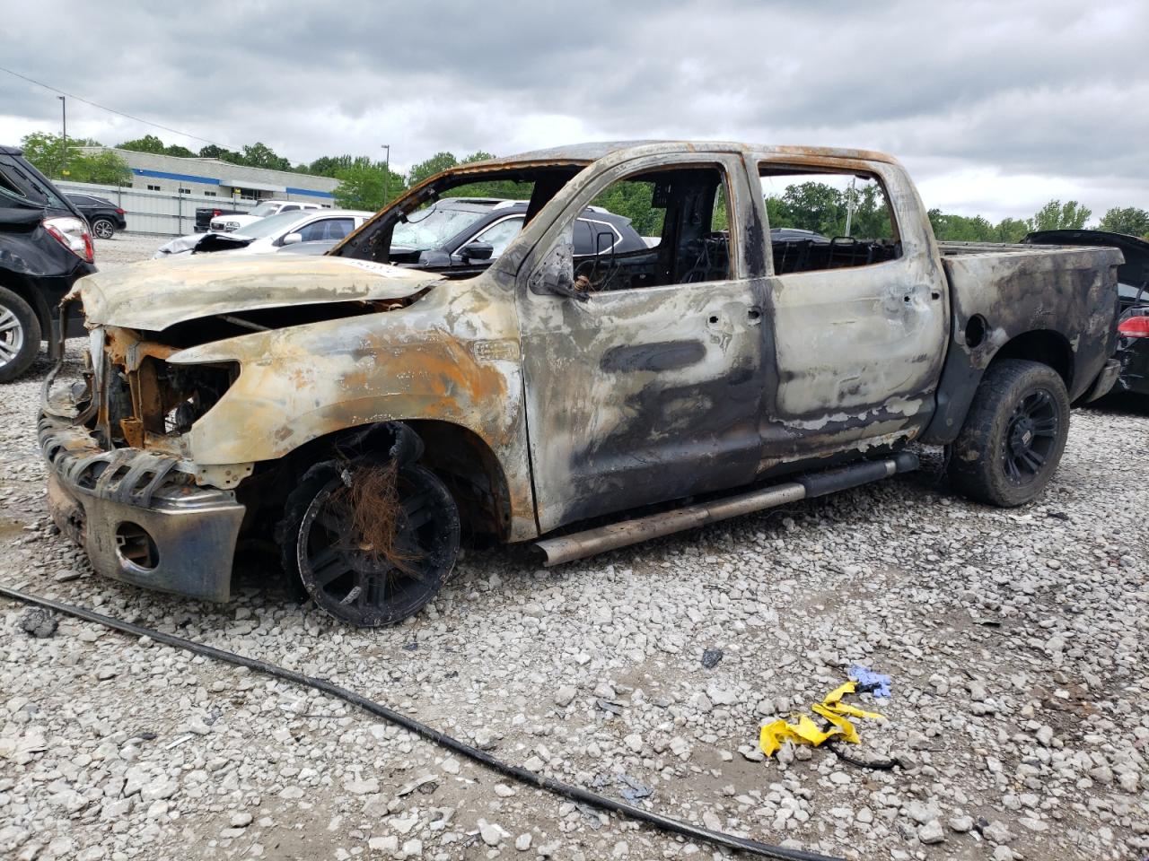 TOYOTA TUNDRA 2010