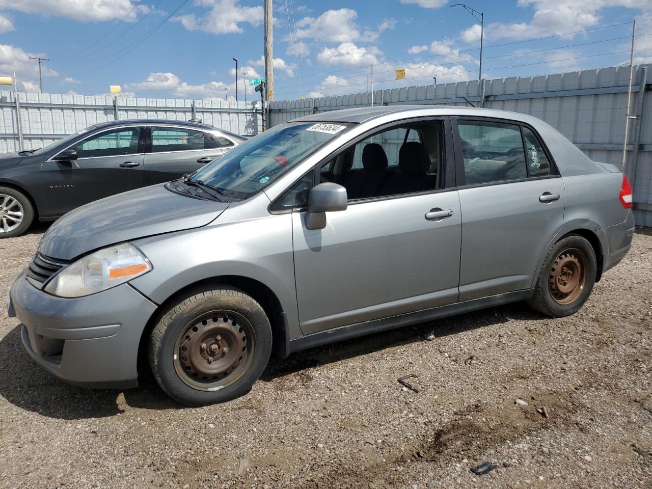 NISSAN VERSA 2010