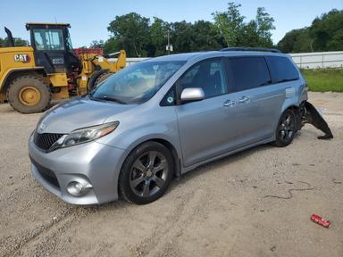 Toyota Sienna 2016