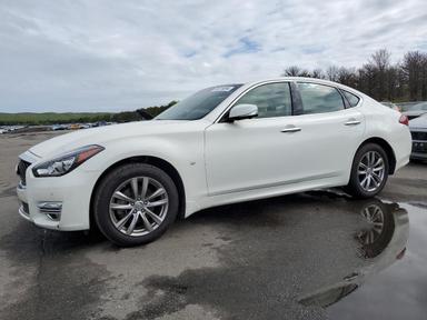 Infiniti Q70 2016