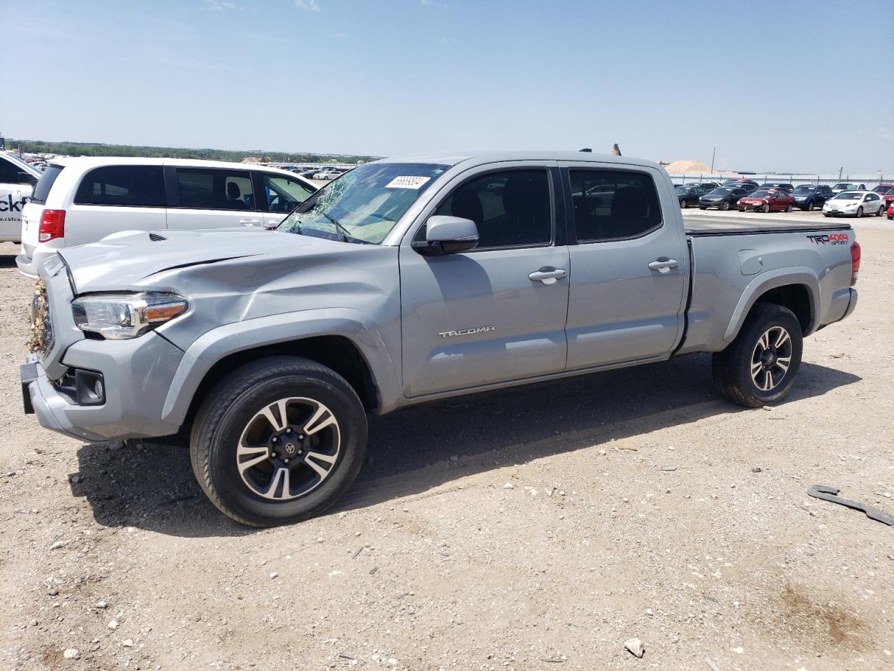TOYOTA TACOMA 2018