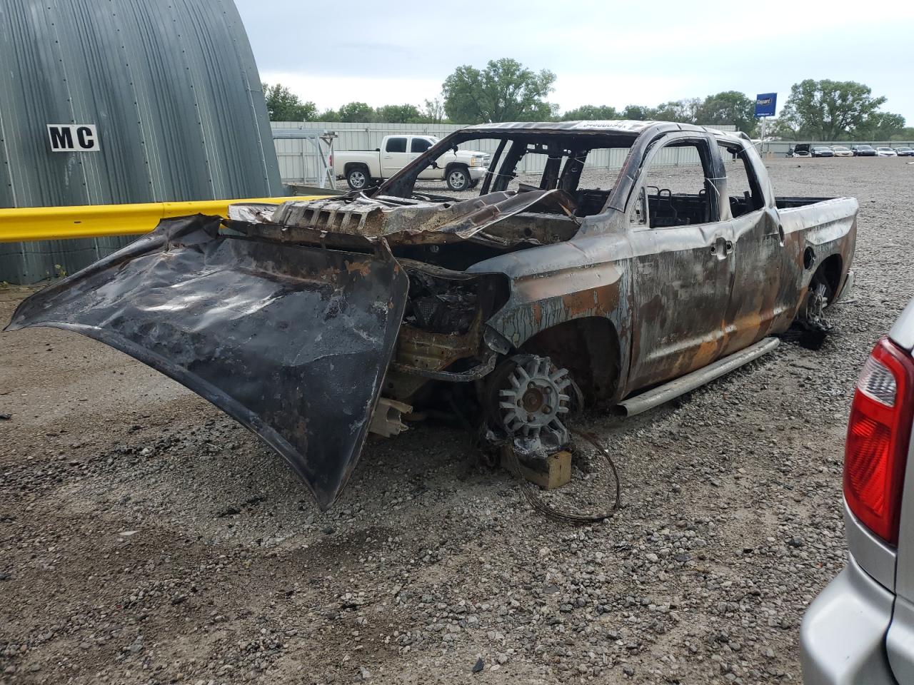 TOYOTA TUNDRA 2016