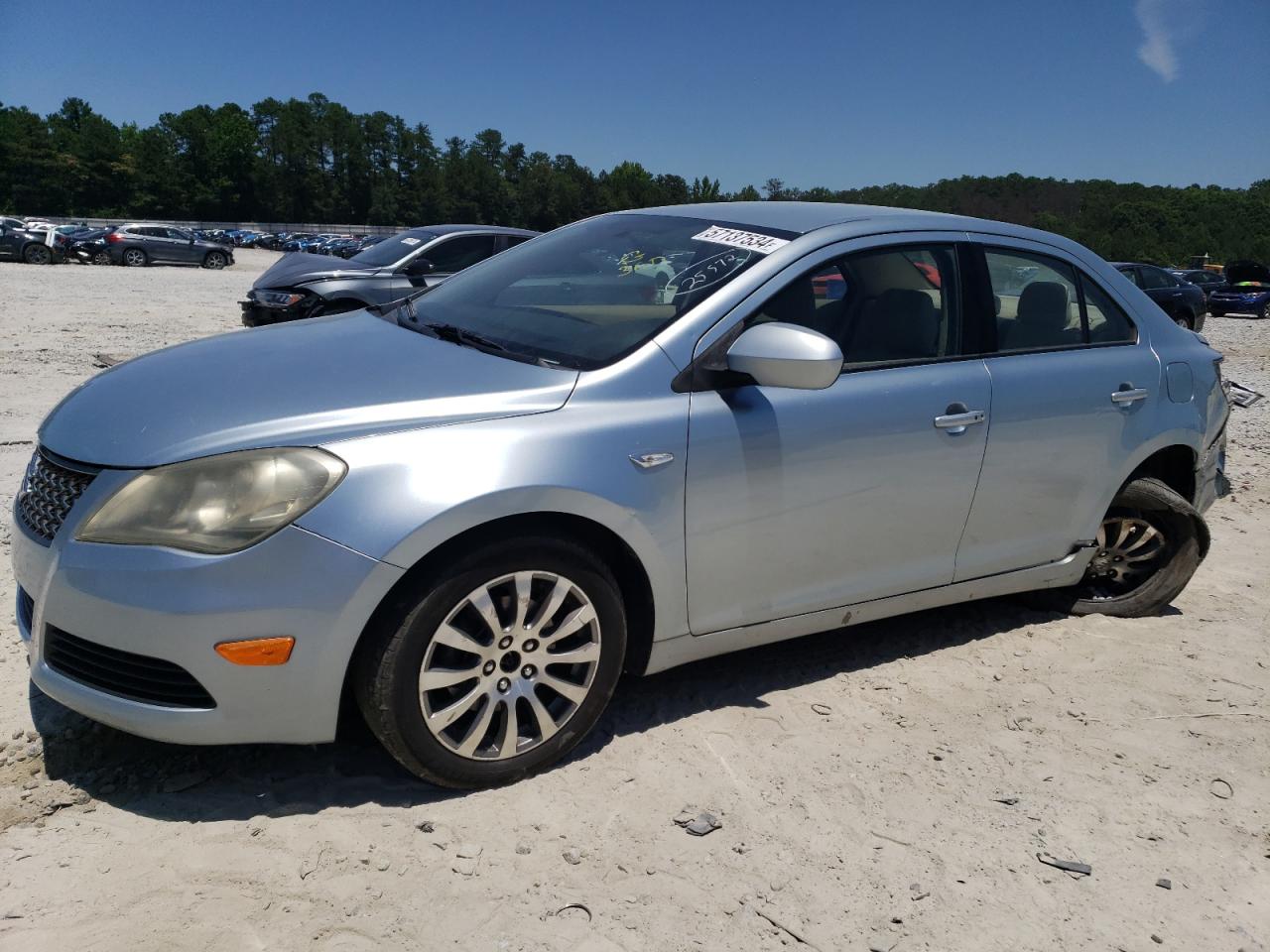 SUZUKI KIZASHI SE 2010