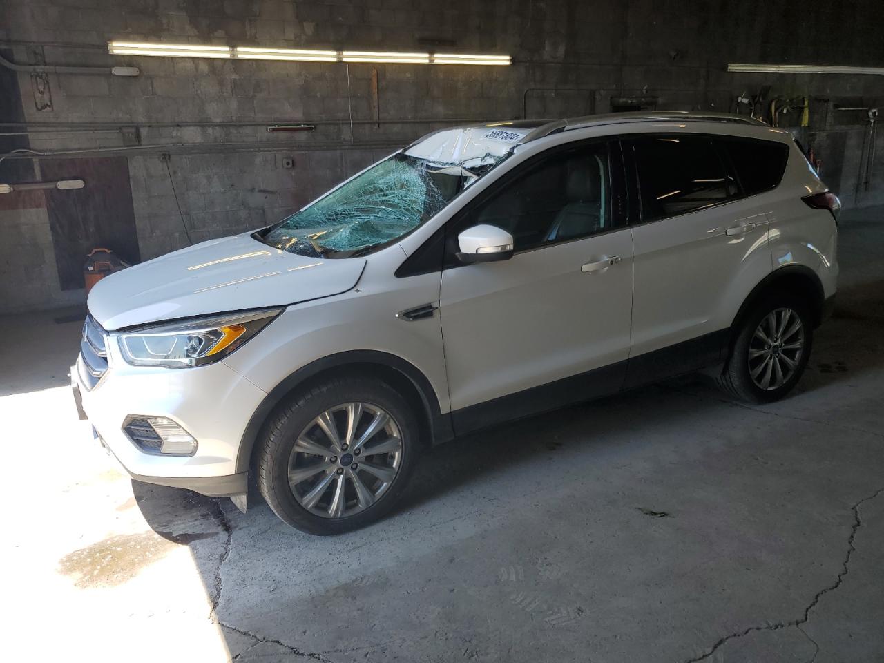 FORD ESCAPE TIT 2017