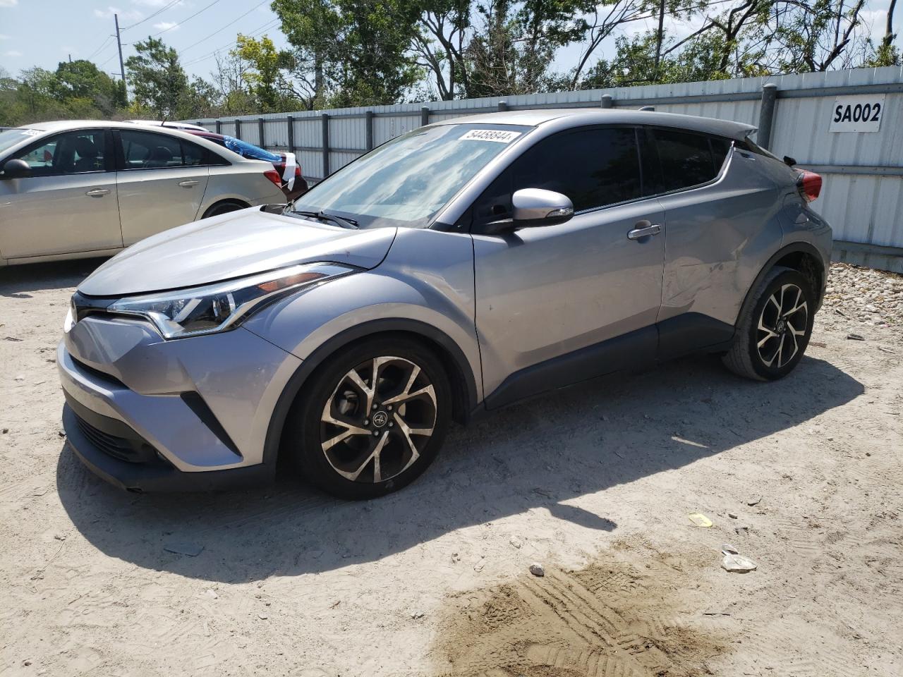 TOYOTA C-HR XLE 2019